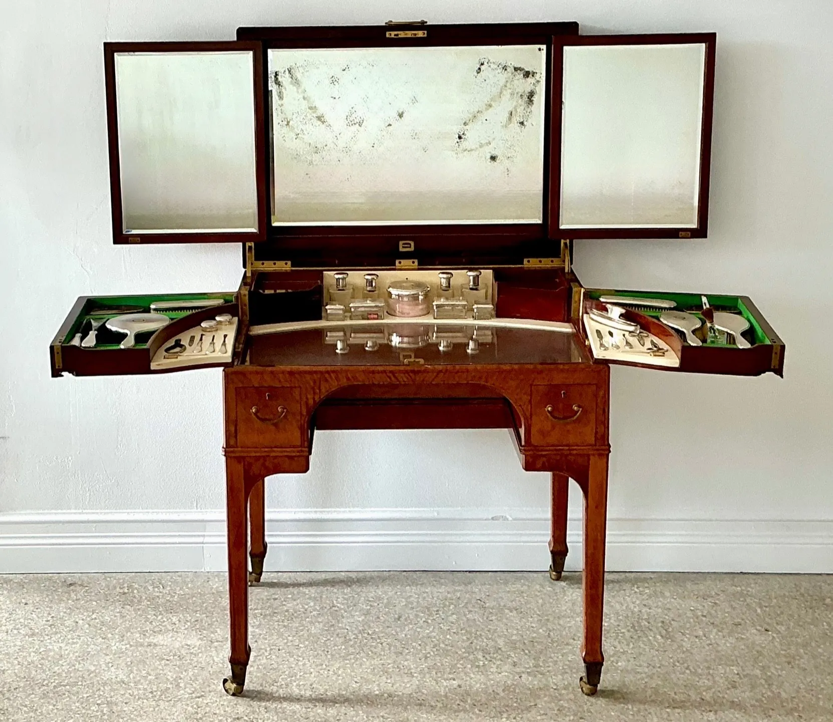 Vintage 18th Century English Saks Mahogany Dressing Table — additional photo 4