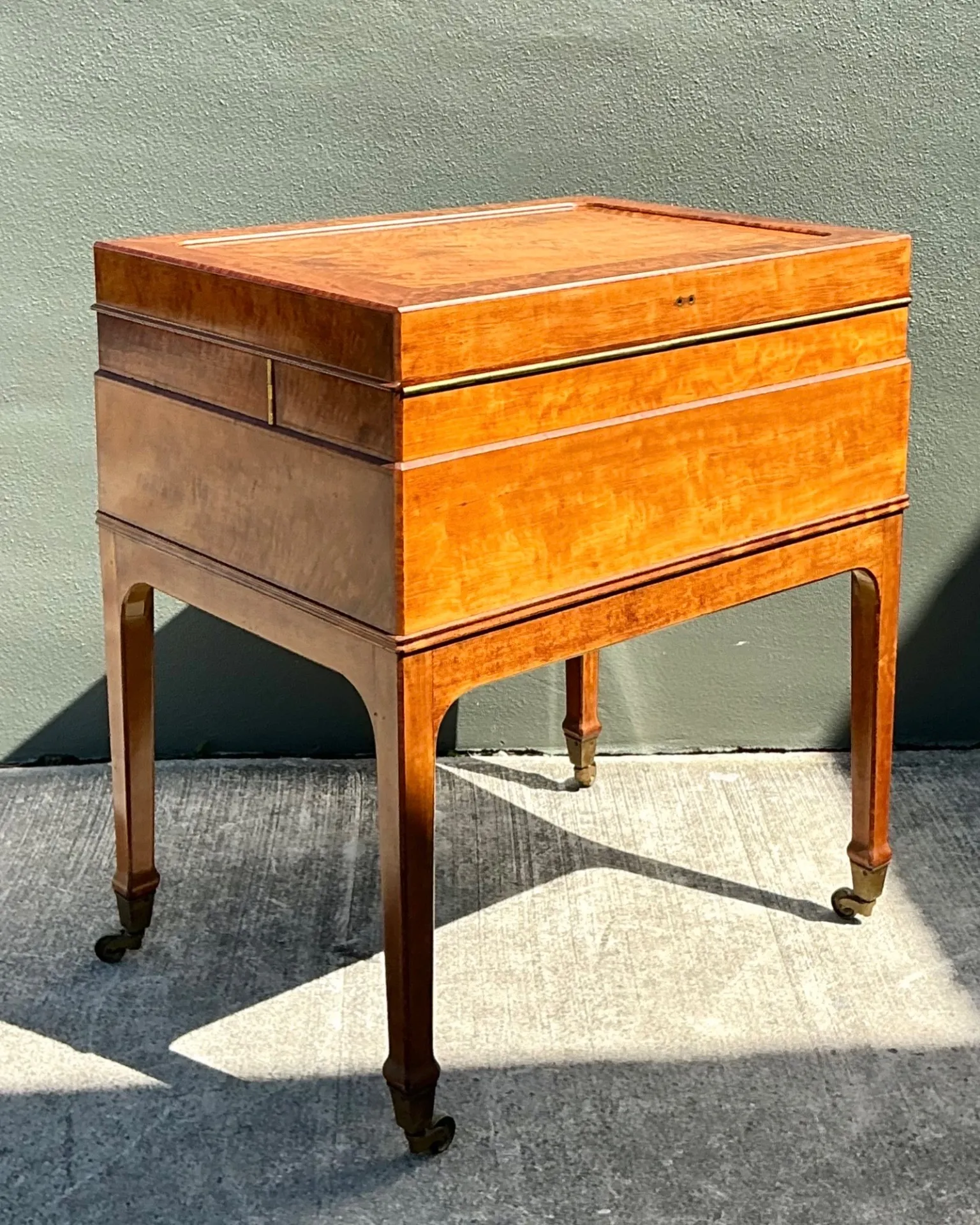 Vintage 18th Century English Saks Mahogany Dressing Table — additional photo 2