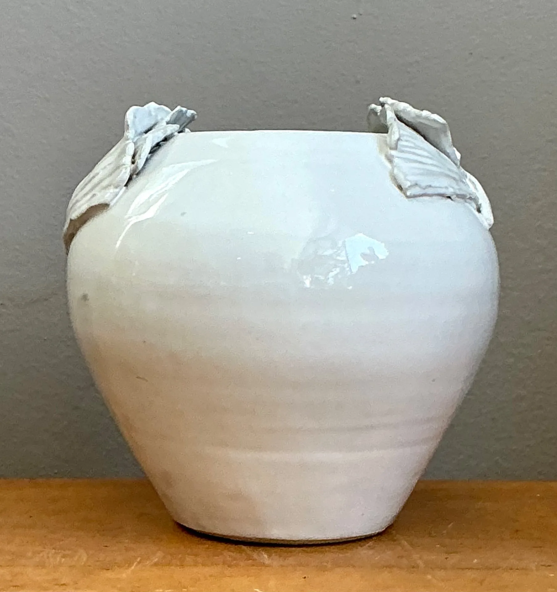 Vintage Kass O'Brien White Ceramic Vase with Ginko Leaf Motif — additional photo 8