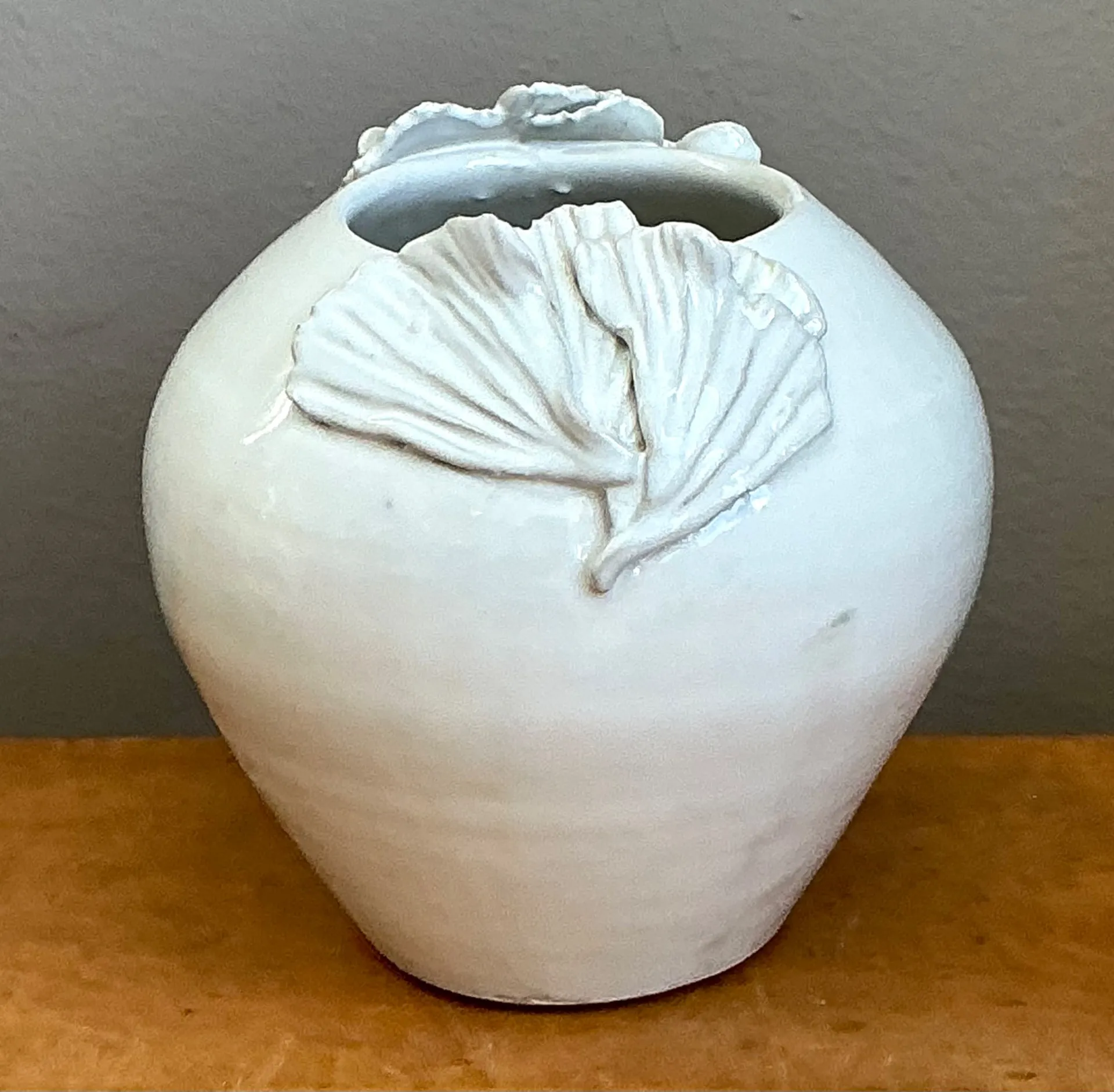 Vintage Kass O'Brien White Ceramic Vase with Ginko Leaf Motif — additional photo 1