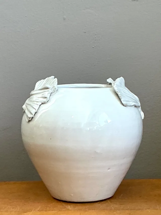 Vintage Kass O'Brien White Ceramic Vase with Ginko Leaf Motif — additional photo 7