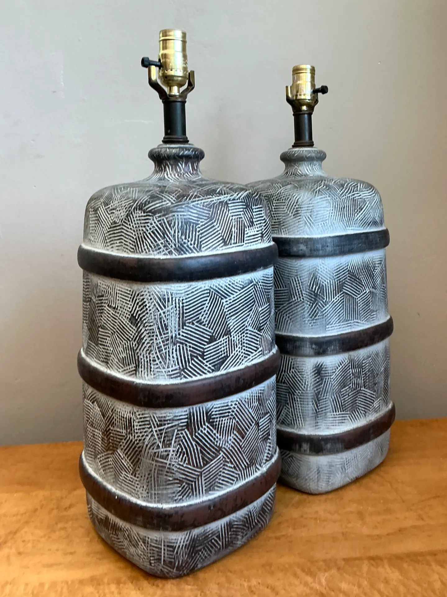 Vintage Geometric Ceramic Table Lamps - Pair — additional photo 3
