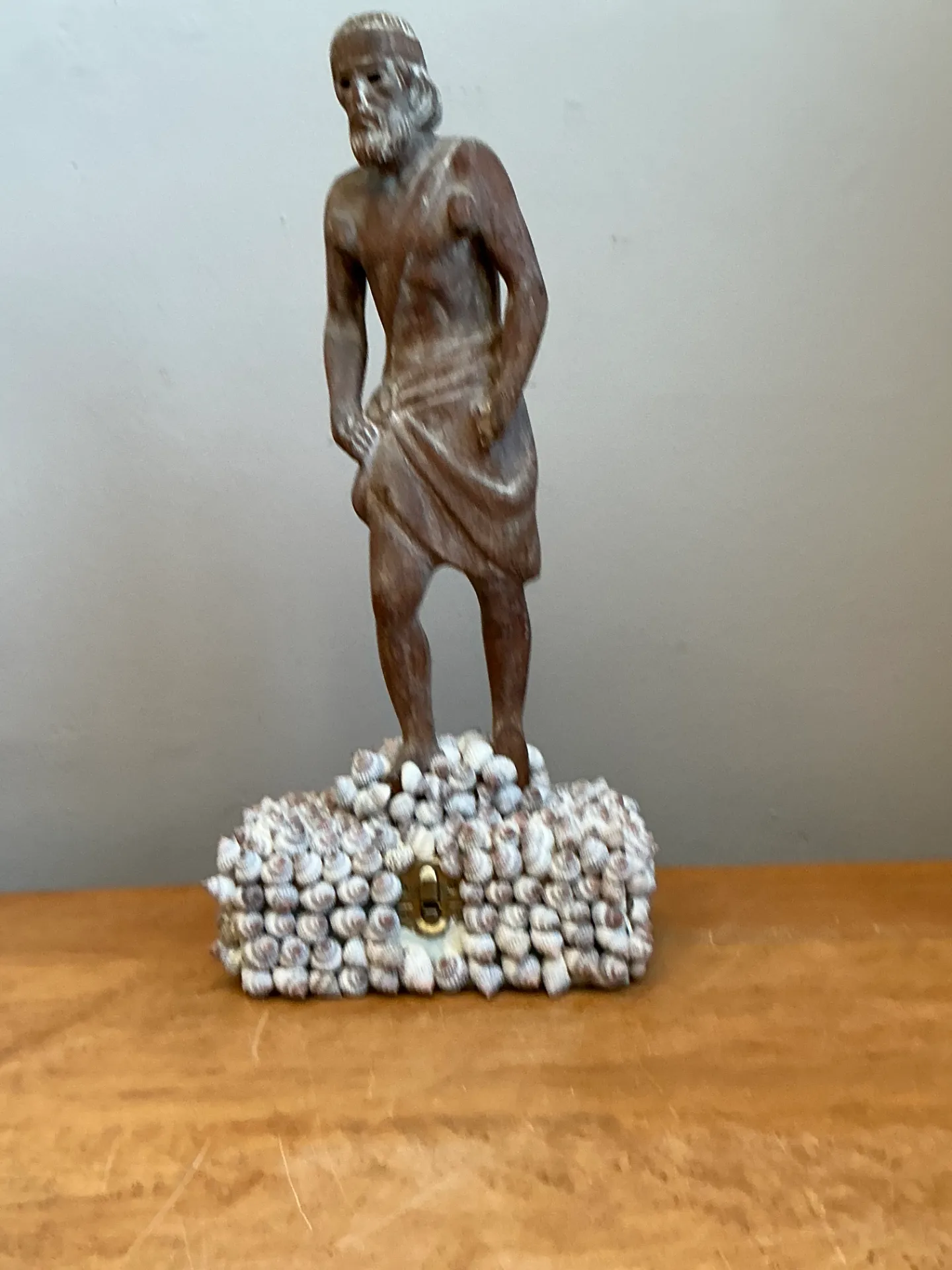 Vintage Wood and Shell Greek Figure Box — additional photo 7