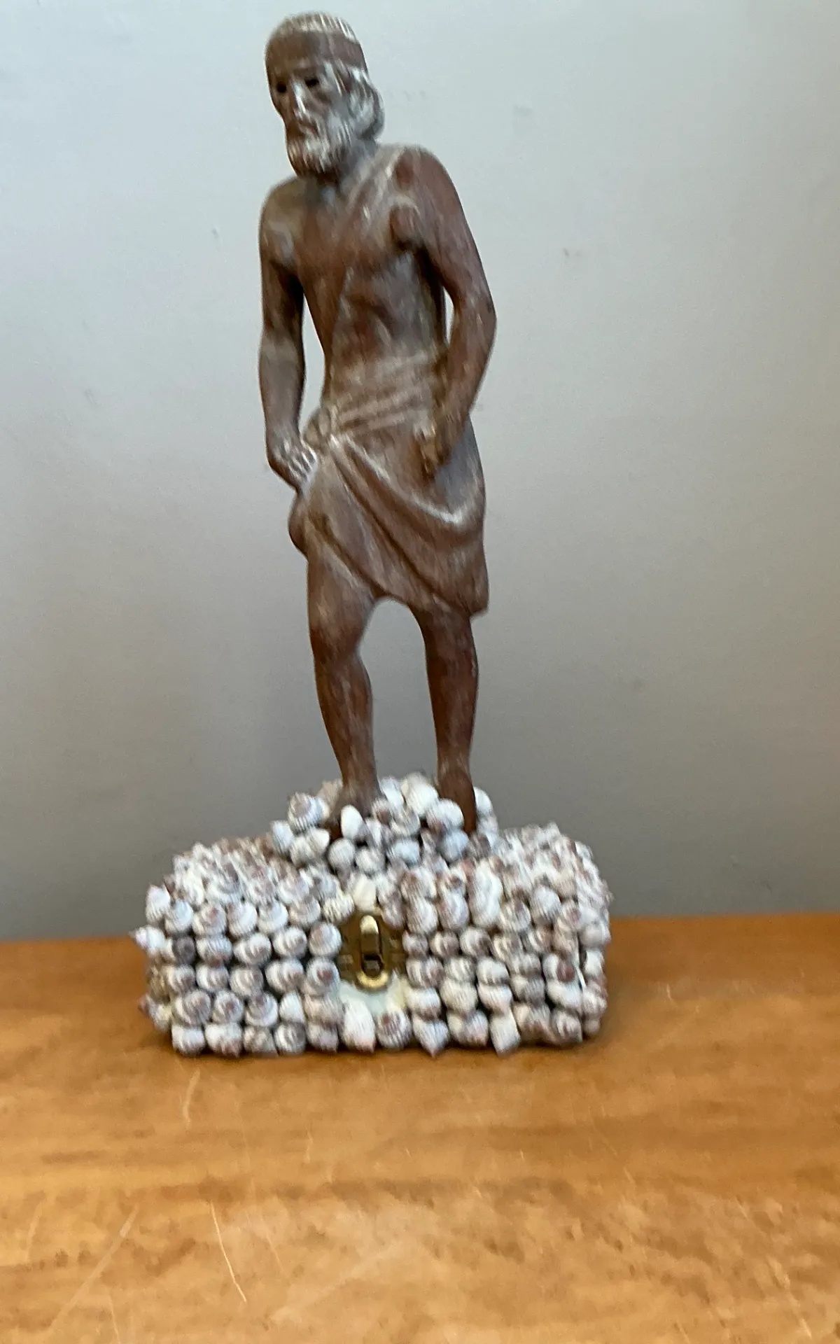 Vintage Wood and Shell Greek Figure Box — additional photo 7