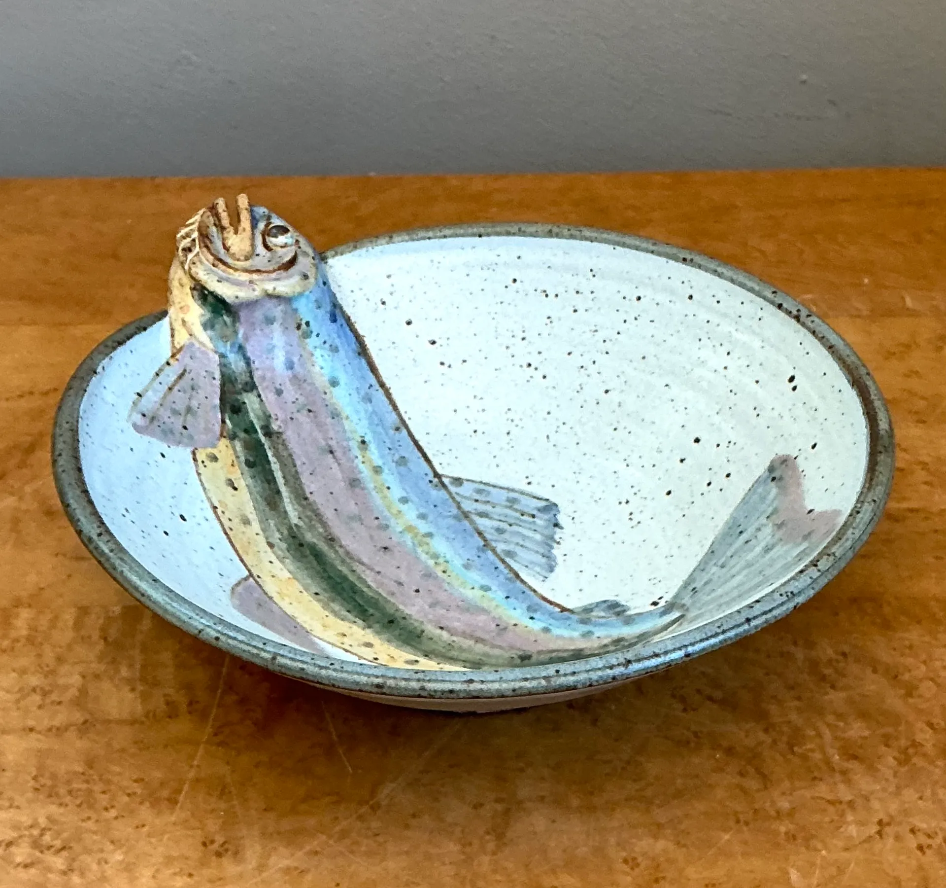 Vintage Handcrafted Fish Design Pottery Bowl — additional photo 3