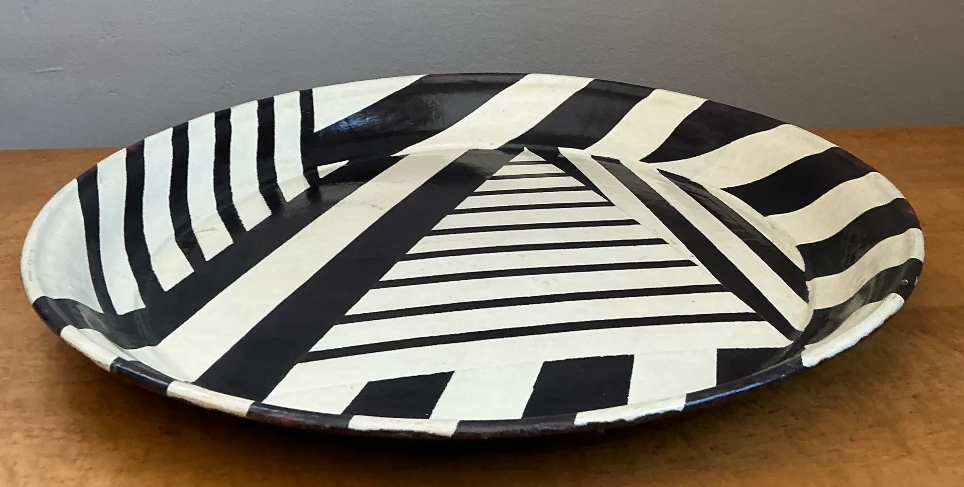 Vintage Geometric Lacquer Decorative Tray — additional photo 6