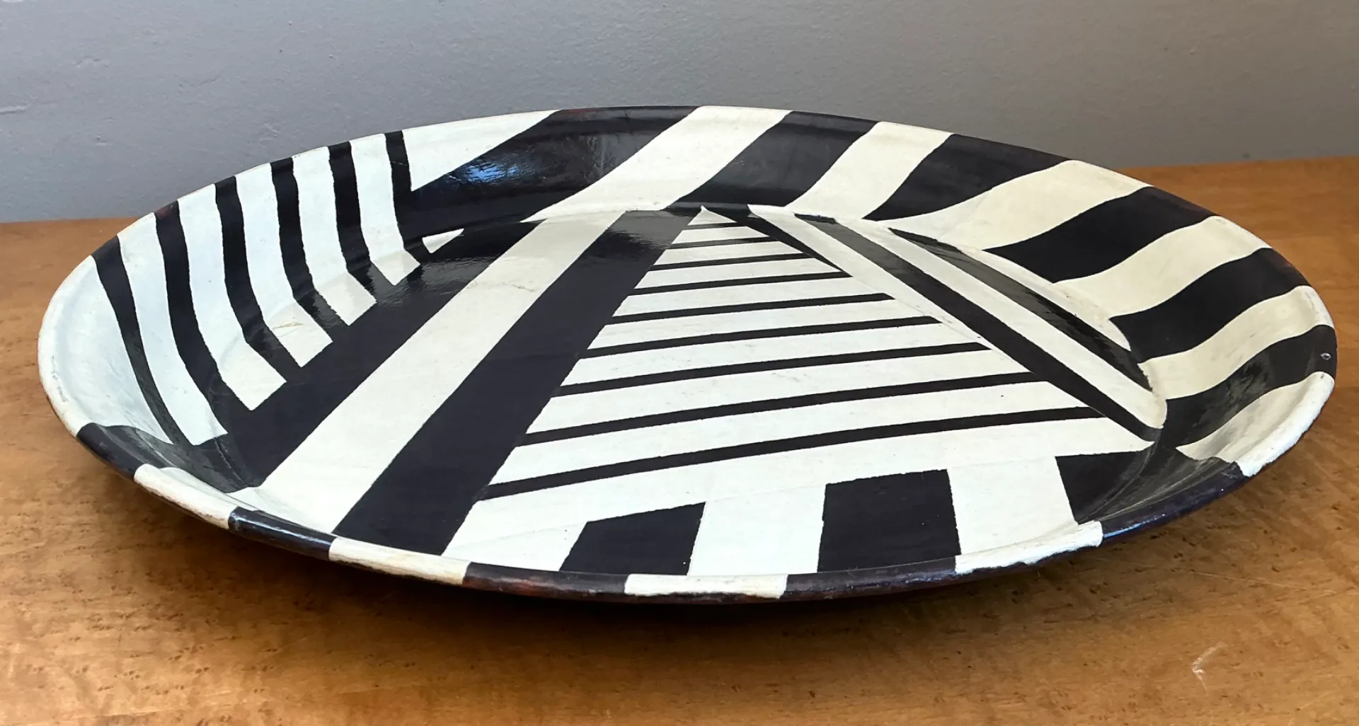 Vintage Geometric Lacquer Decorative Tray — additional photo 2
