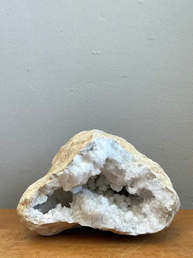 Vintage White Quartz Geode — additional photo 1