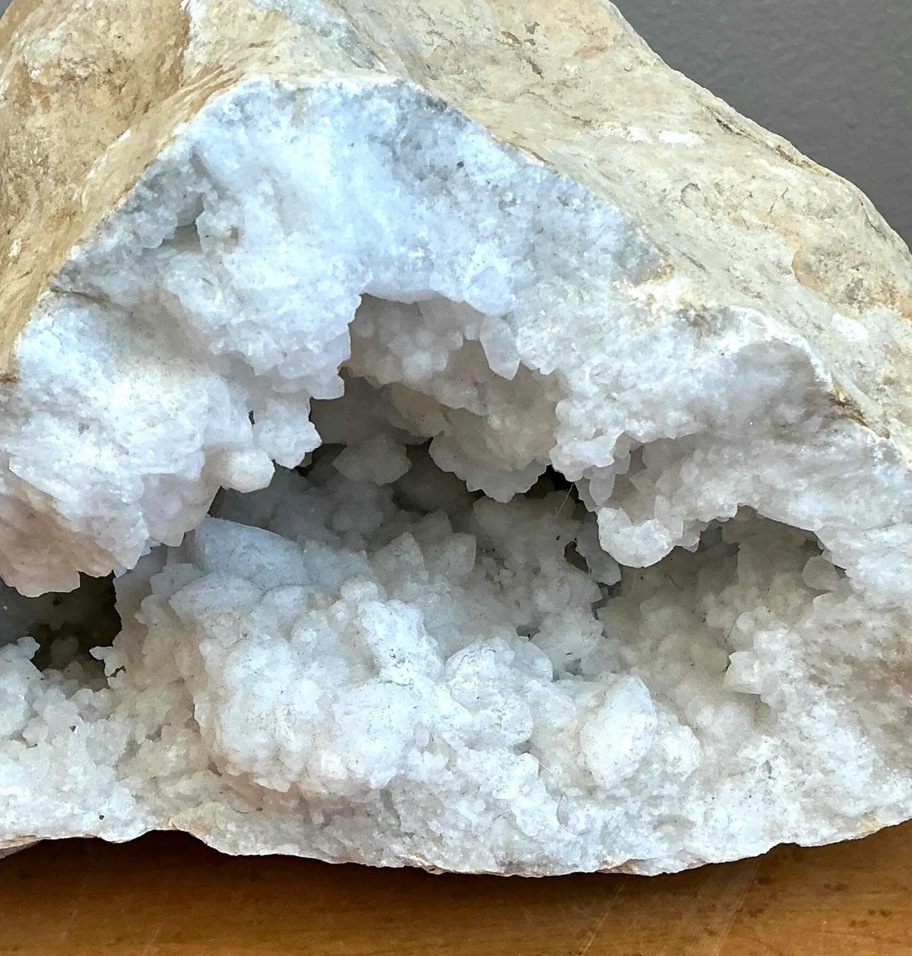 Vintage White Quartz Geode — additional photo 4