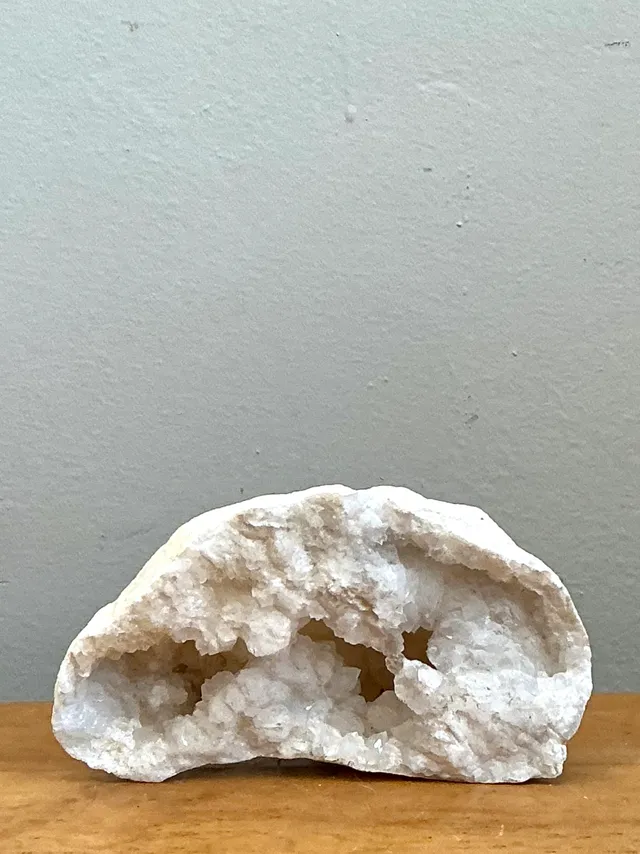 Vintage White Quartz Geode — additional photo 6
