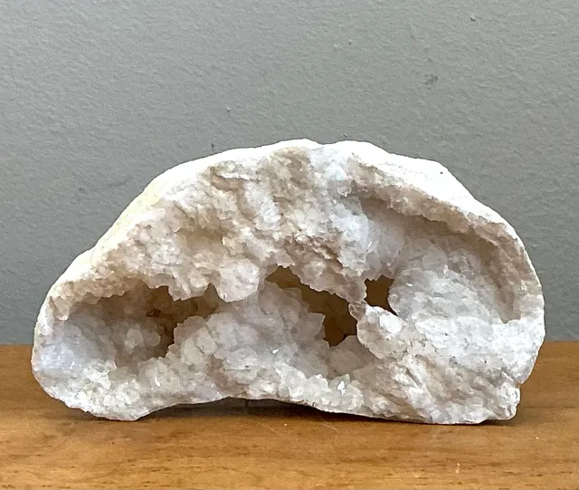 Vintage White Quartz Geode — additional photo 5