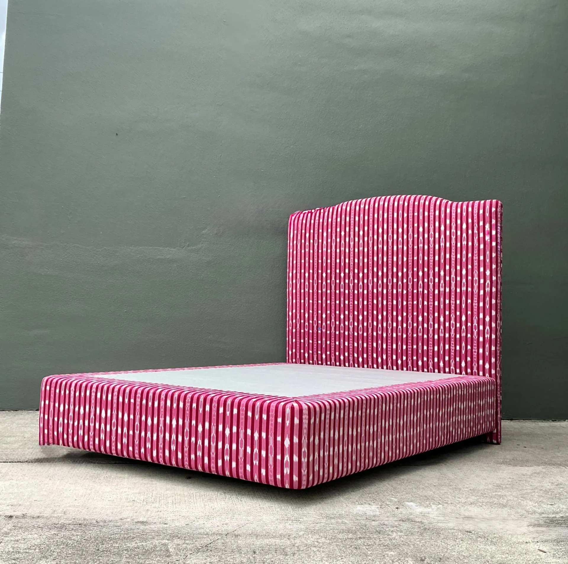 Vintage Custom Queen Platform Bed In Scalamandre “Jakarta”: — additional photo 8