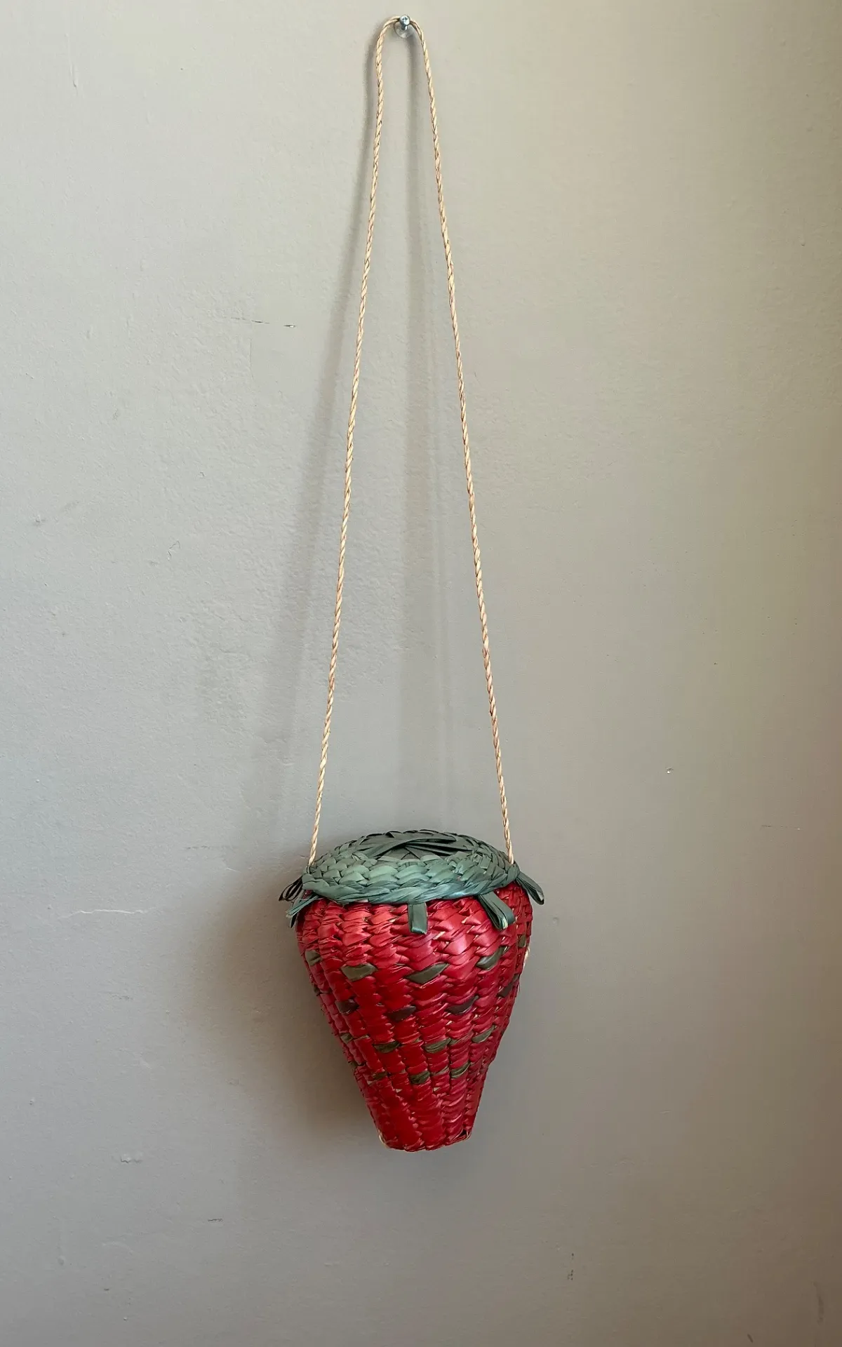 Vintage Woven Rattan Strawberry Bag — additional photo 7