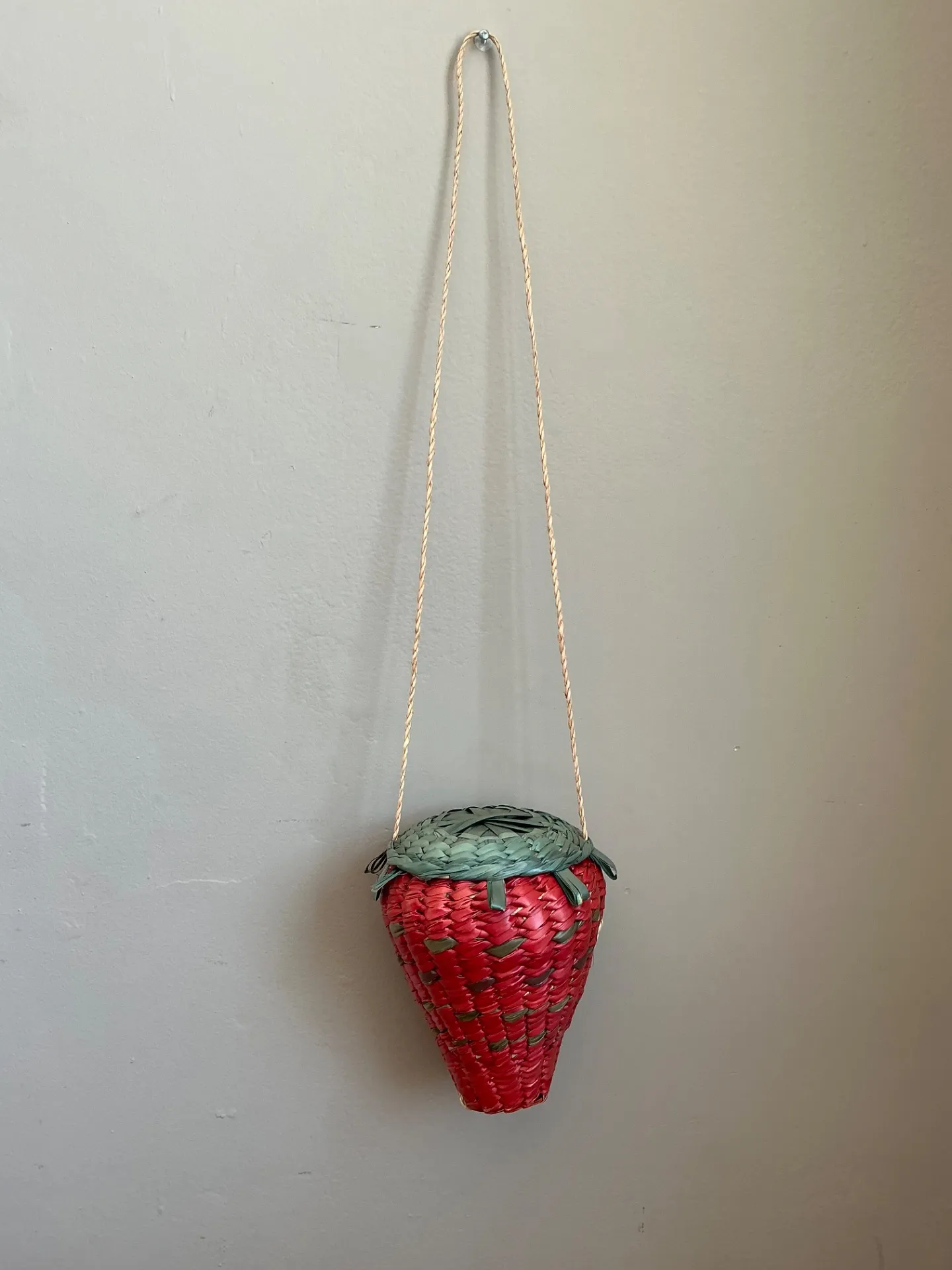 Vintage Woven Rattan Strawberry Bag — additional photo 3