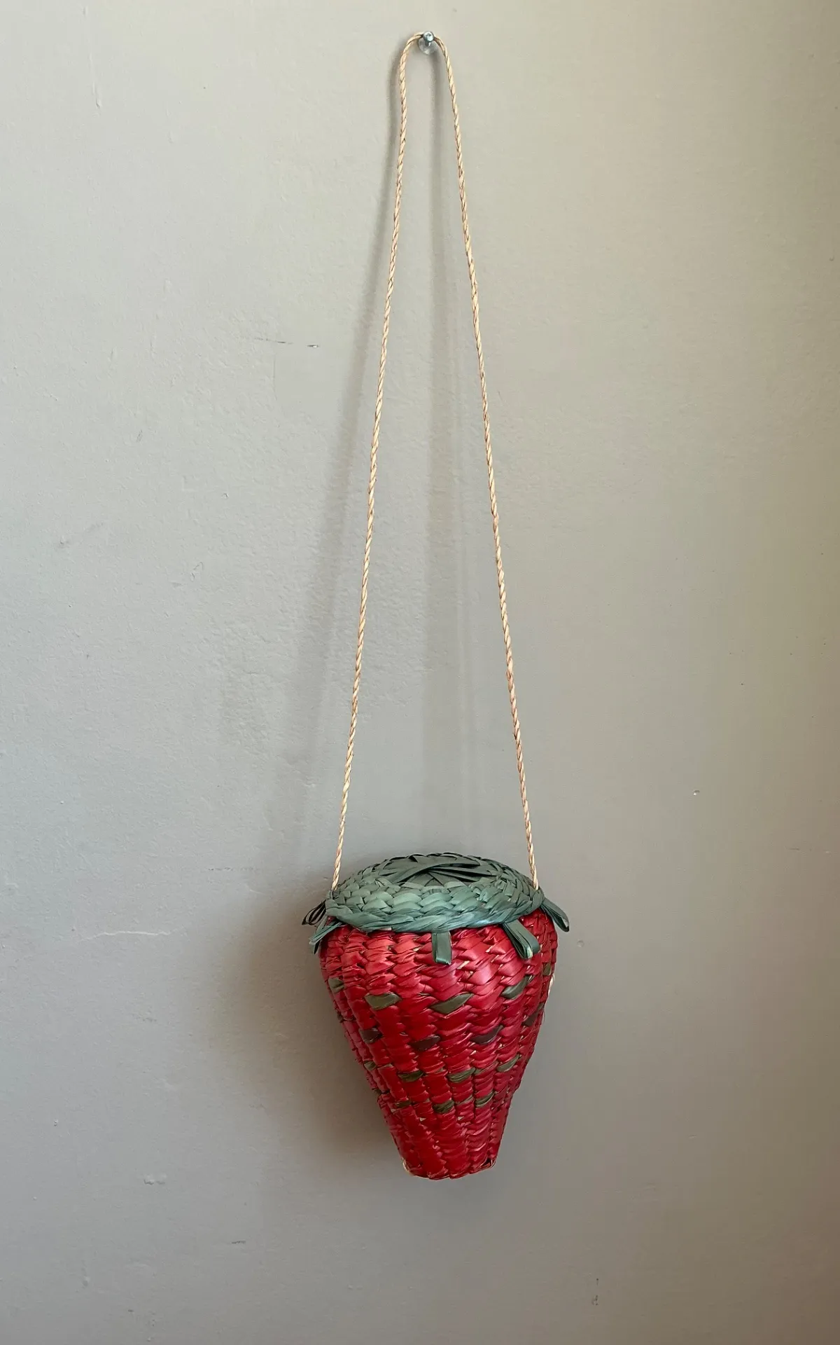 Vintage Woven Rattan Strawberry Bag — additional photo 3
