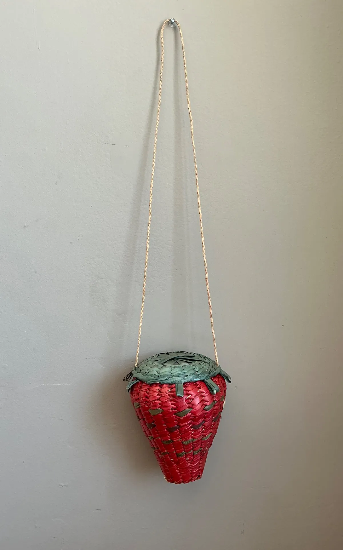 Vintage Woven Rattan Strawberry Bag — additional photo 4