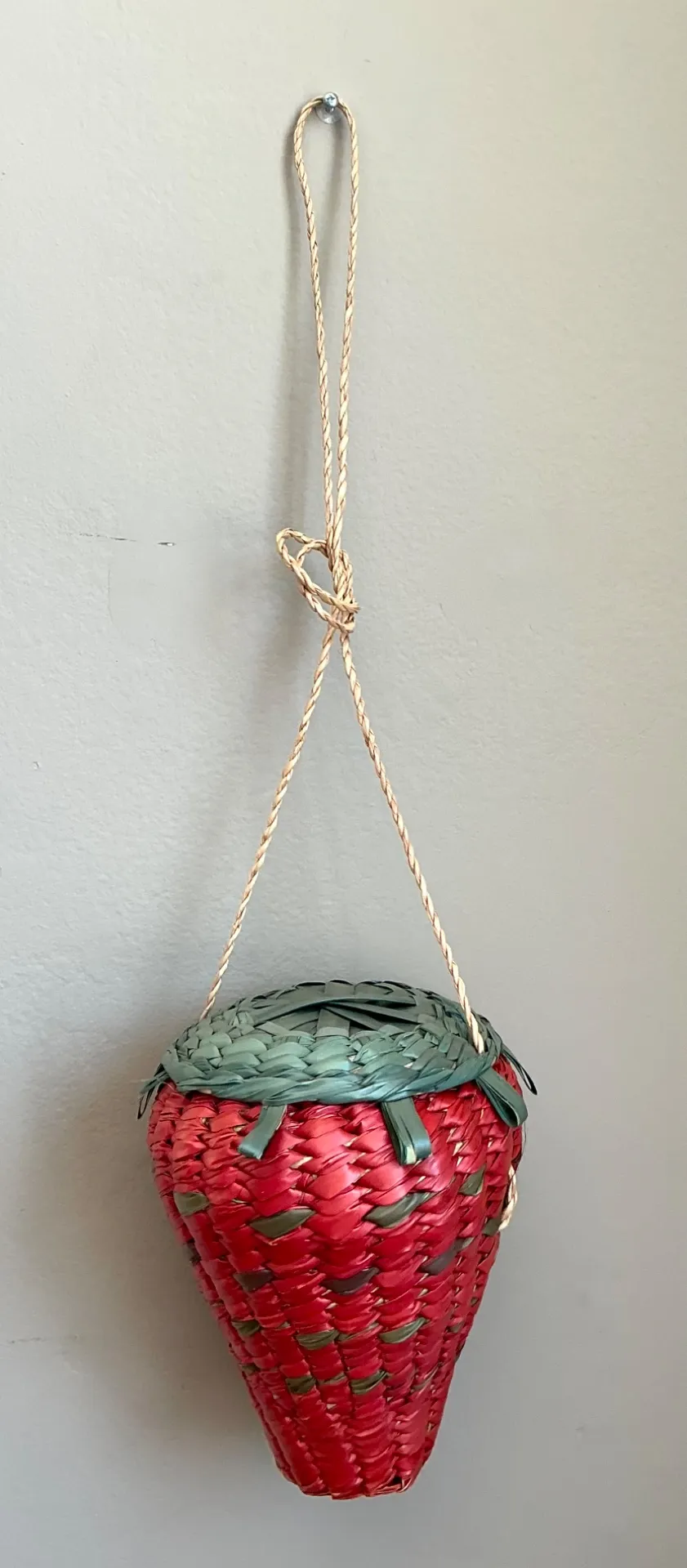 Vintage Woven Rattan Strawberry Bag — additional photo 6