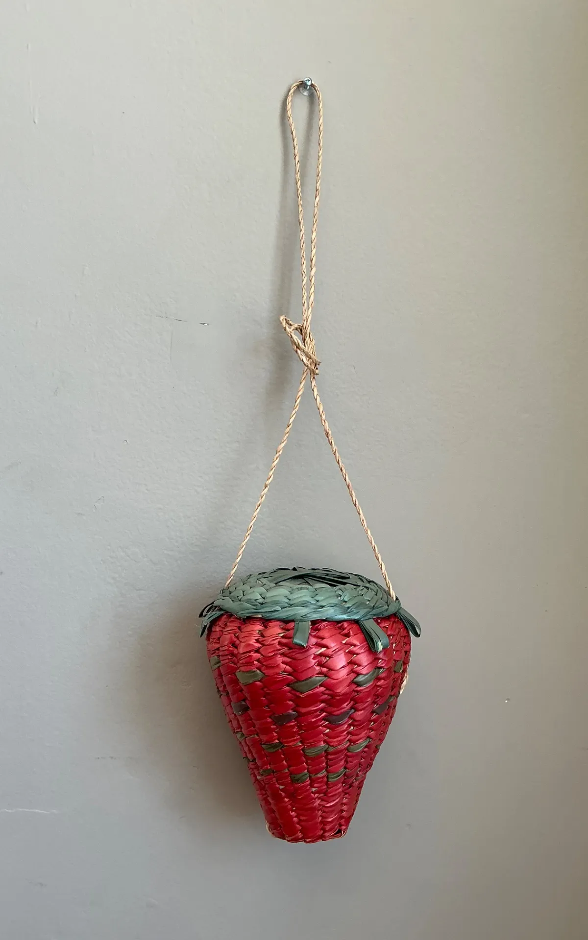 Vintage Woven Rattan Strawberry Bag — additional photo 2
