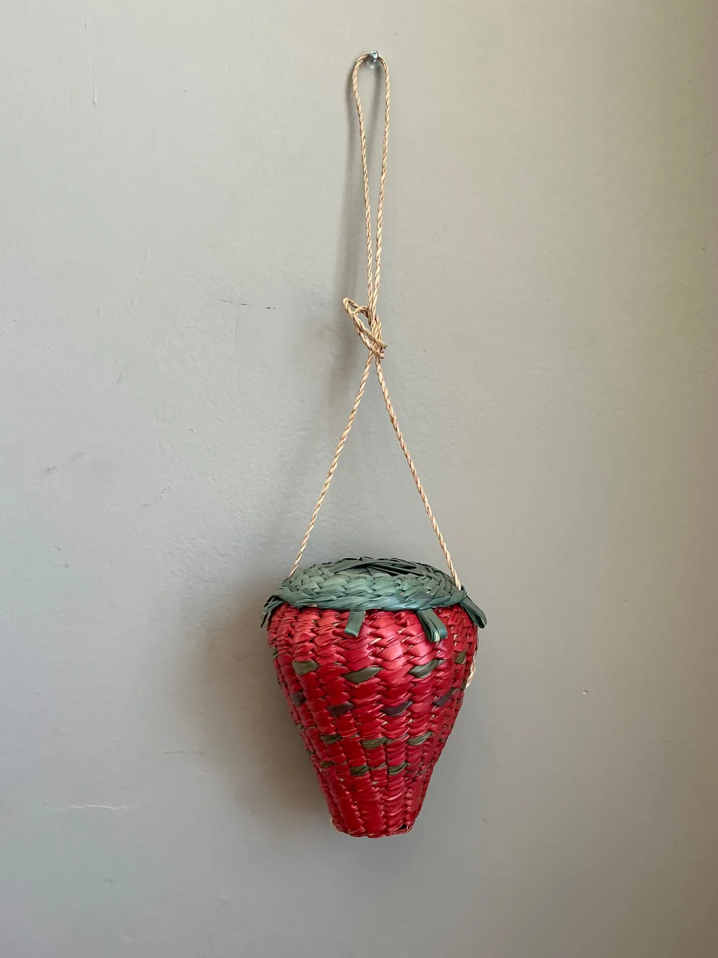 Vintage Woven Rattan Strawberry Bag — additional photo 1