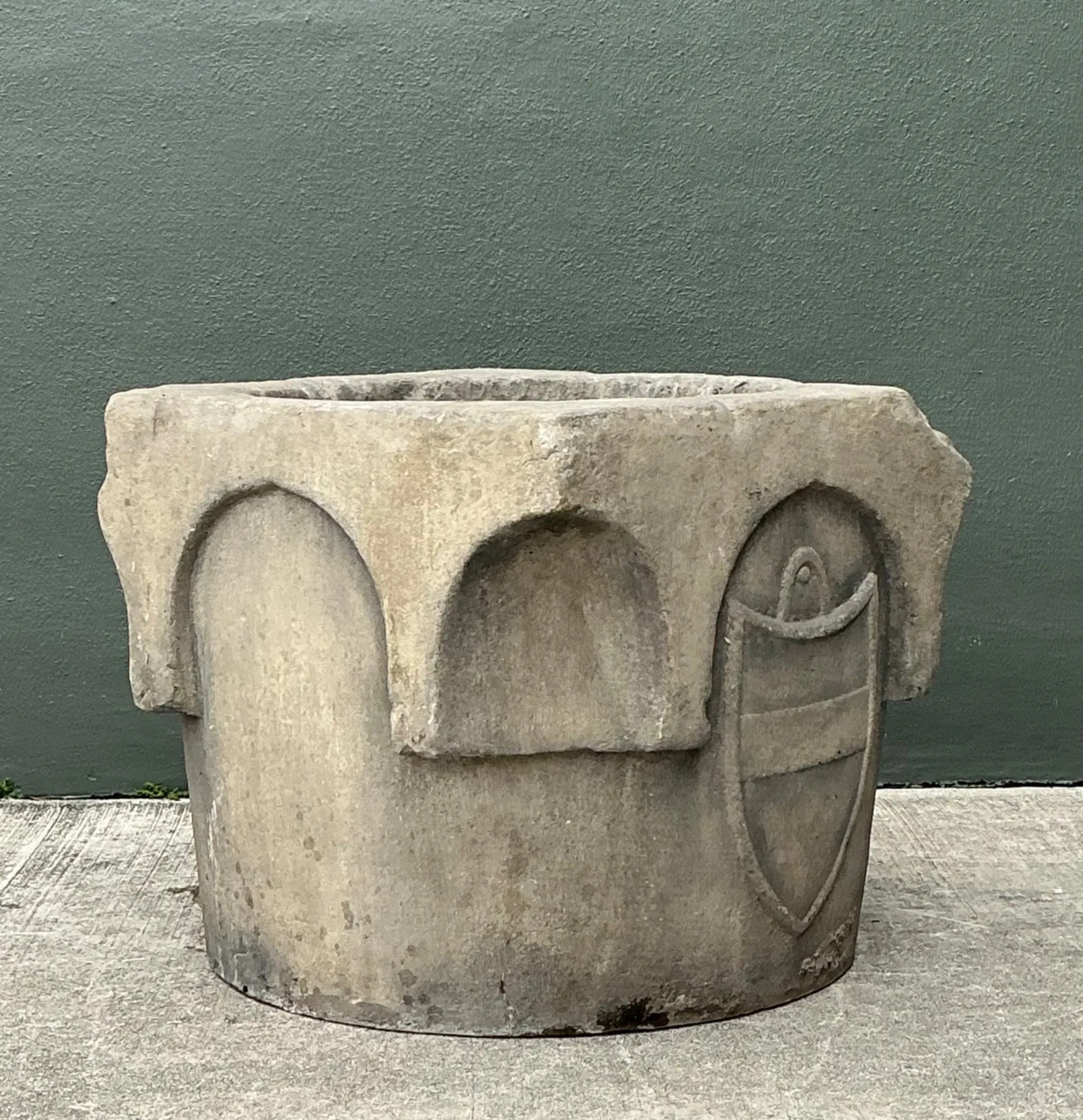 Vintage 19th Century Cast Stone Well Head — additional photo 1