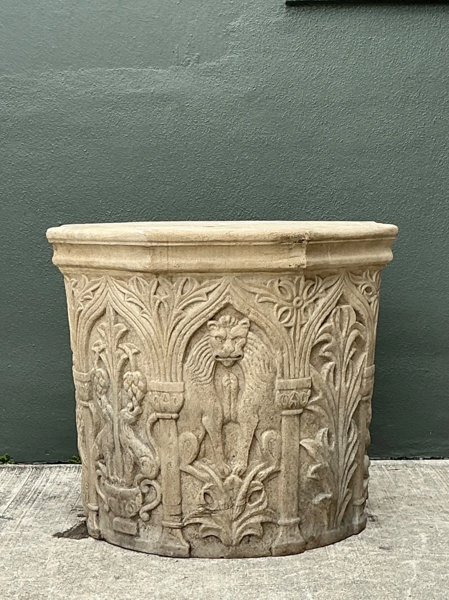 Vintage Cast Stone Lions Head Table Pedestal — additional photo 8