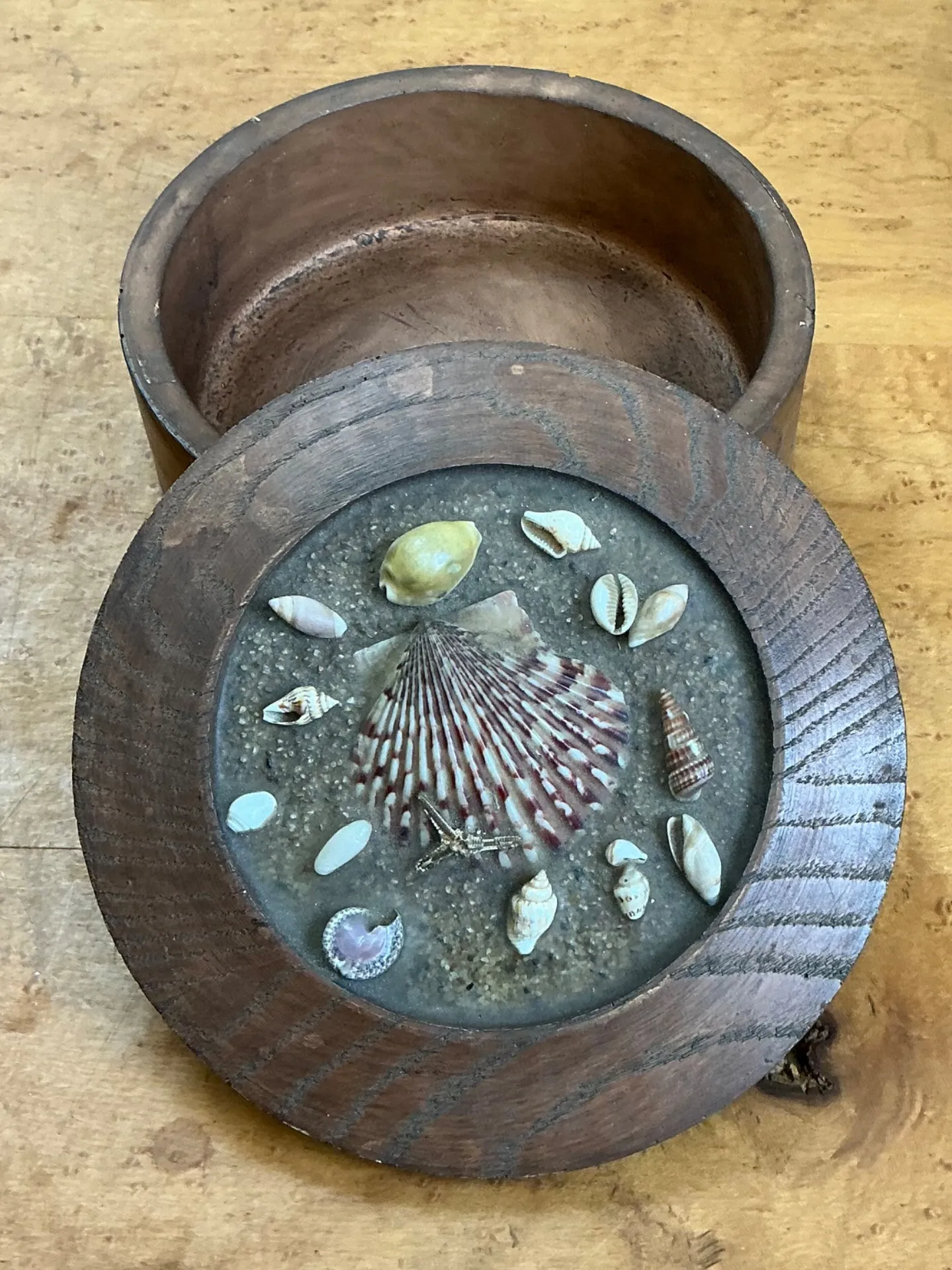 Vintage Wood and Shell Decorative Box — additional photo 2