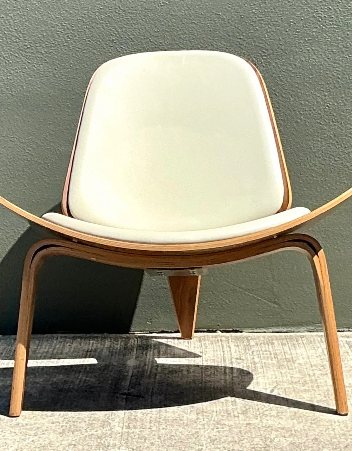Vintage Hans Wegner-Style Lounge Chair — additional photo 2
