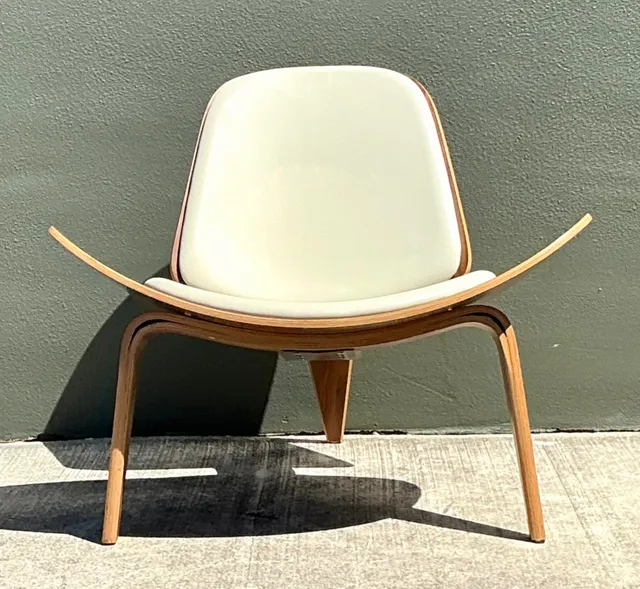 Vintage Hans Wegner-Style Lounge Chair — additional photo 2