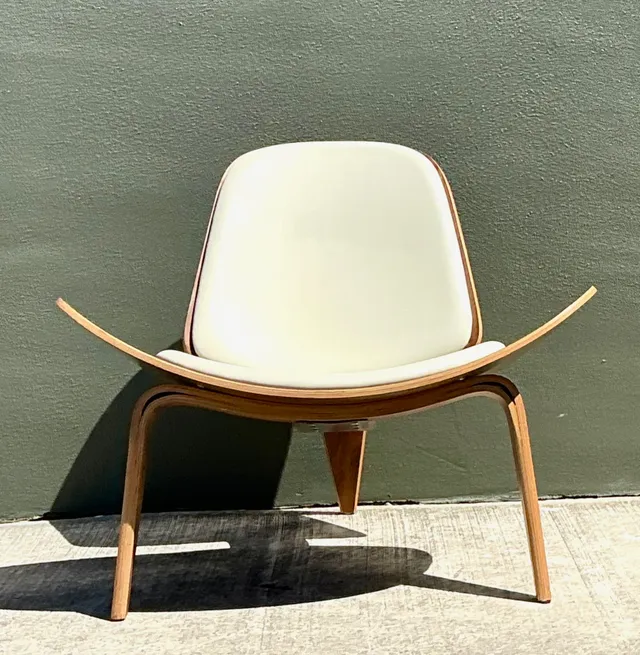 Vintage Hans Wegner-Style Lounge Chair — additional photo 8