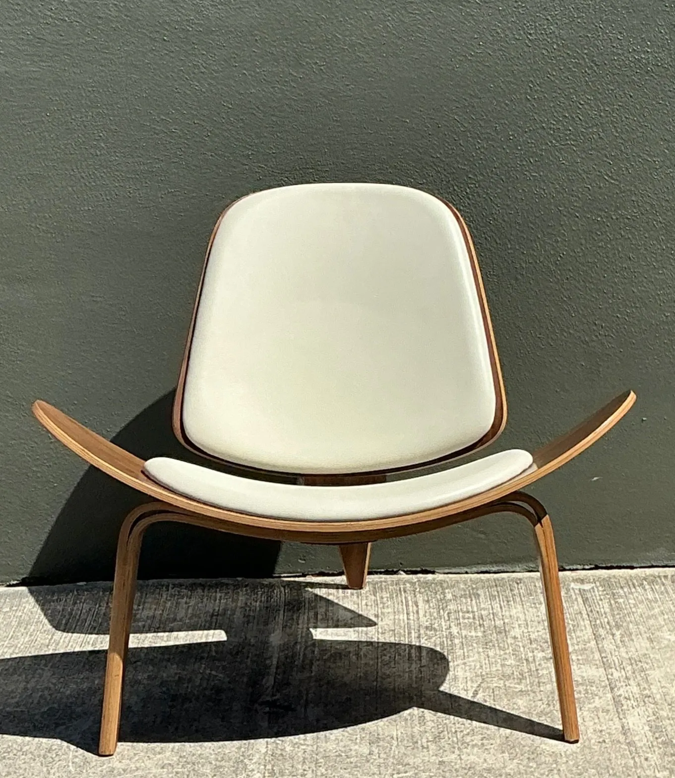Vintage Hans Wegner-Style Lounge Chair — additional photo 6