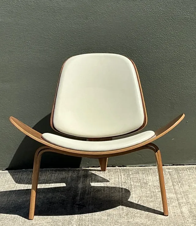 Vintage Hans Wegner-Style Lounge Chair — additional photo 6