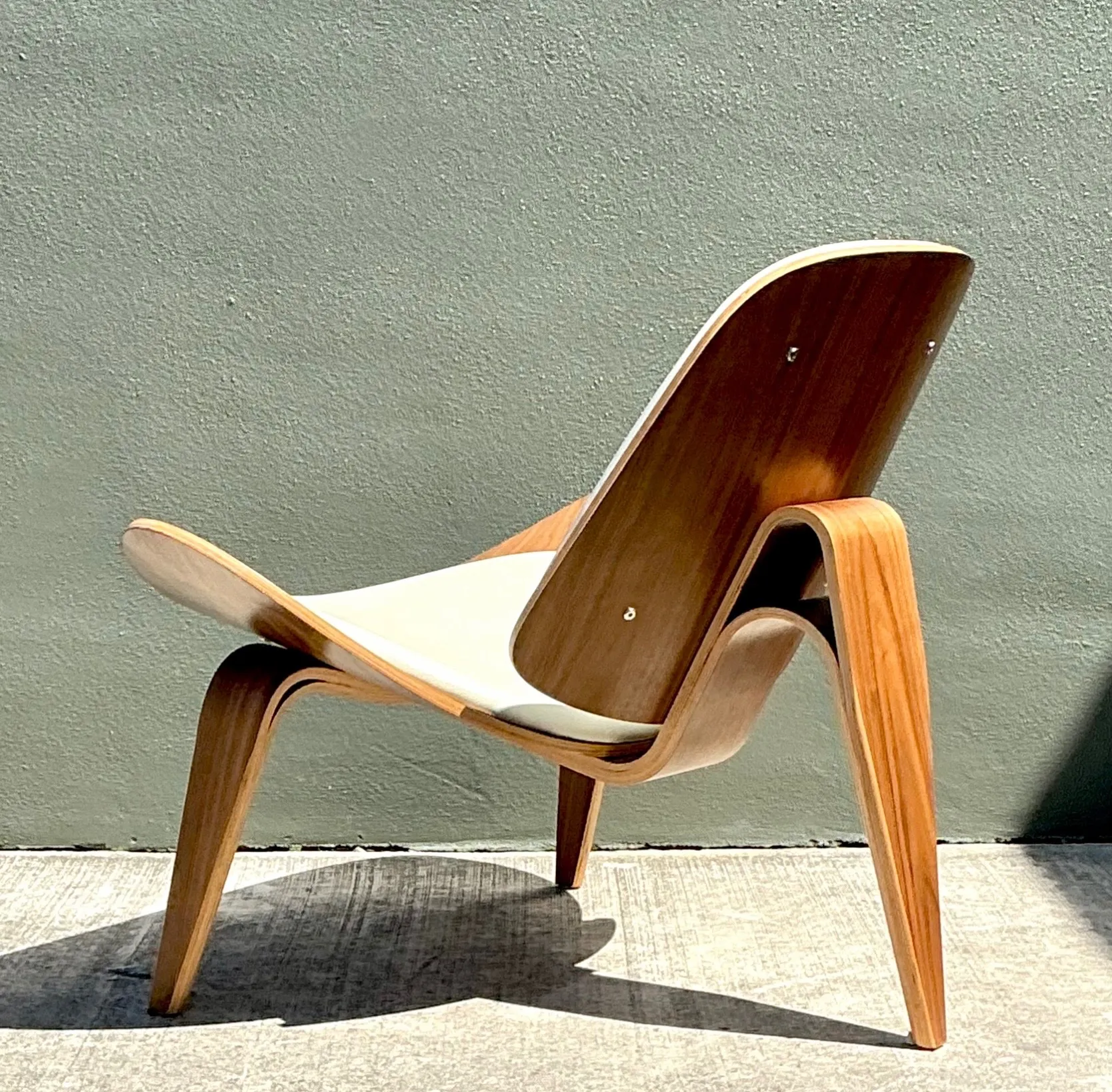 Vintage Hans Wegner-Style Lounge Chair — additional photo 7