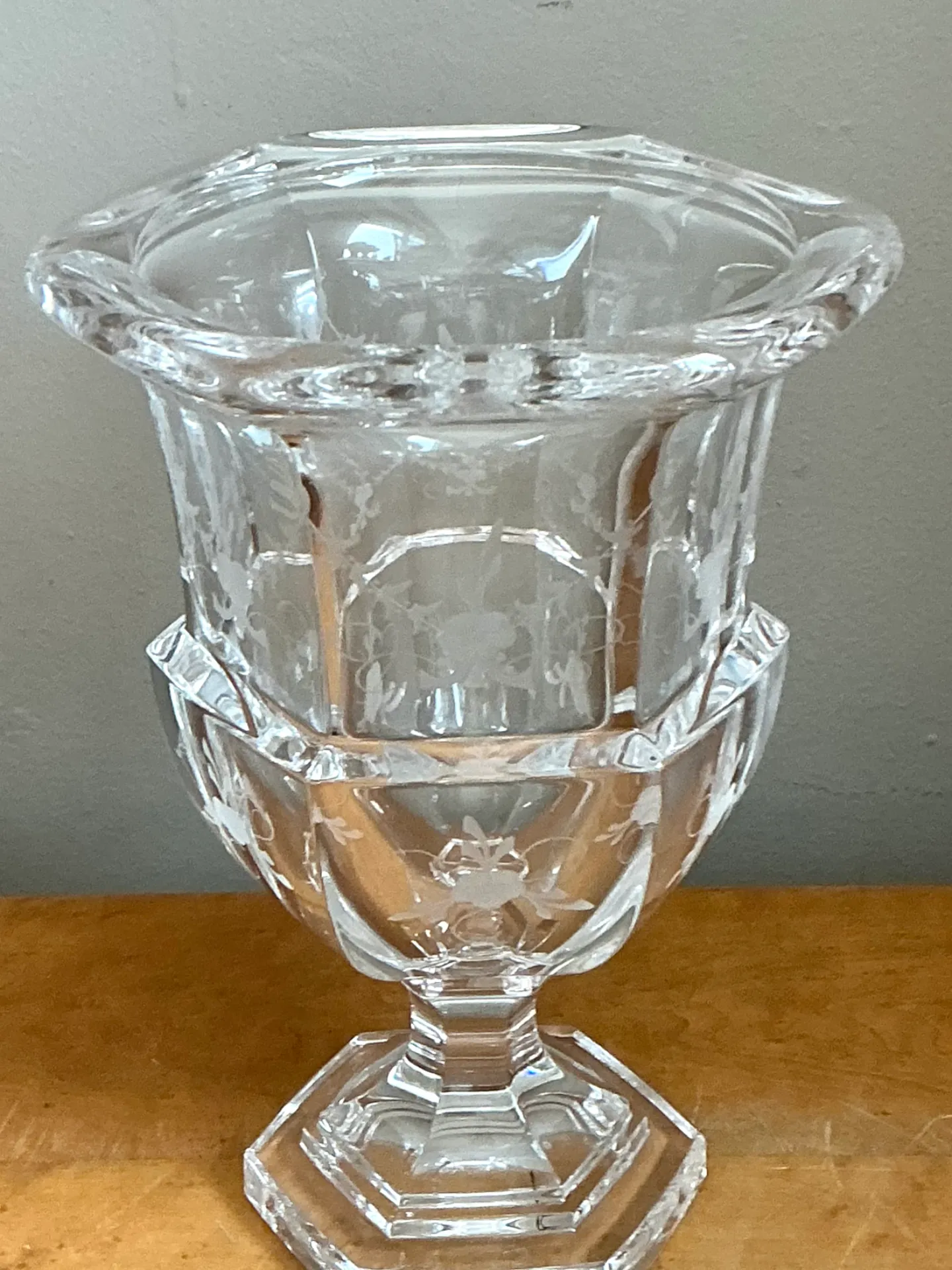 Vintage Tiffany And Co Etched Crystal Pedestal Vase — additional photo 1