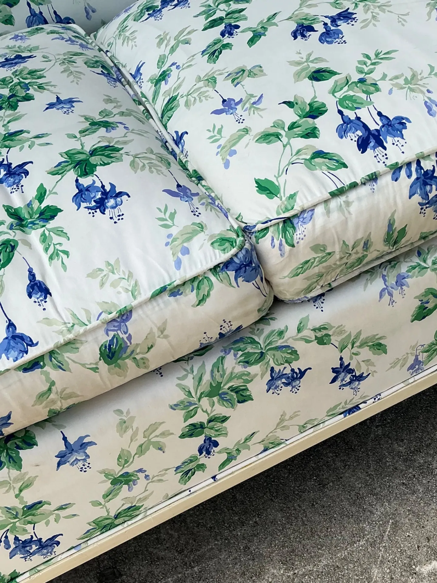 Vintage Schumacher “Garden Gate” Printed Sofa — additional photo 3
