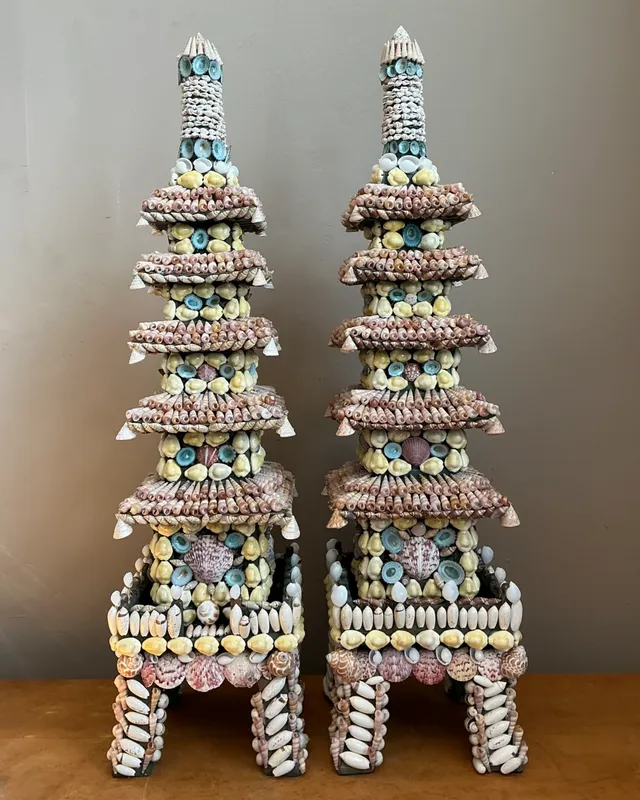 Vintage Shell Encrusted Pagodas - A Pair — additional photo 7