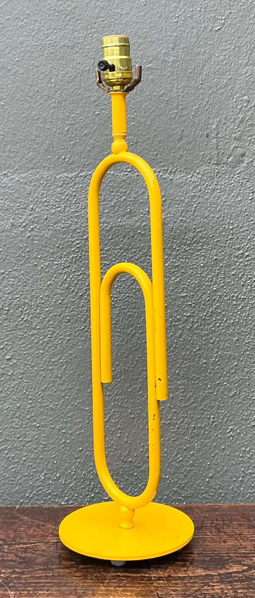 Vintage Yellow Metal Paperclip Table Lamp — additional photo 3