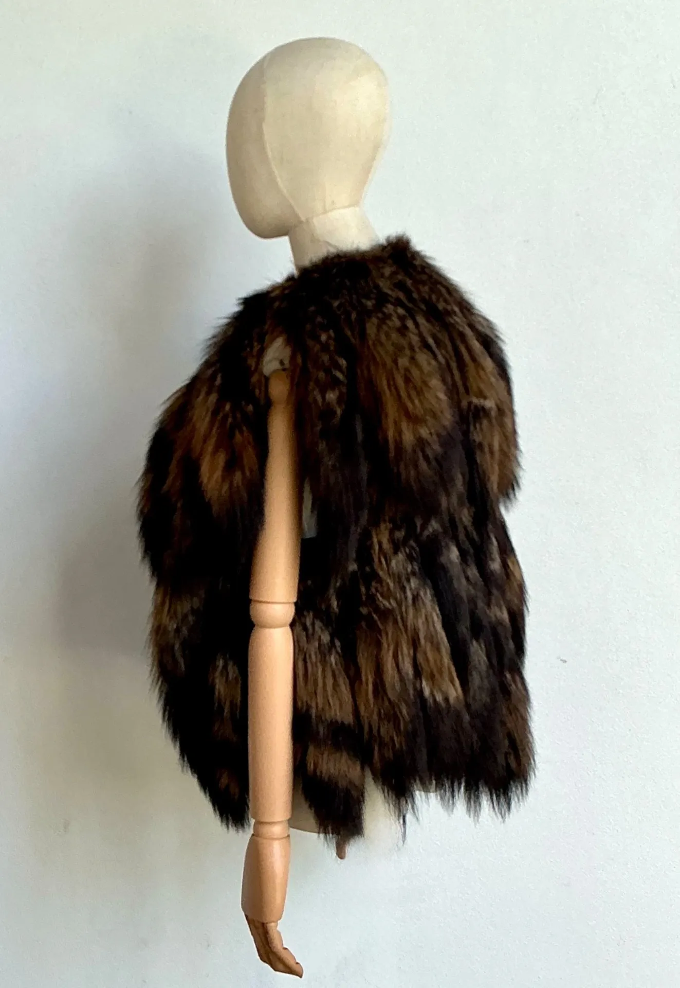 Vintage Giorgio’s Of Beverly Hills Fox Tail Fur Vest — additional photo 6