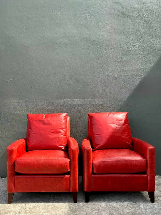 Vintage Bassett Red Leather Club Chairs - A Pair — additional photo 4