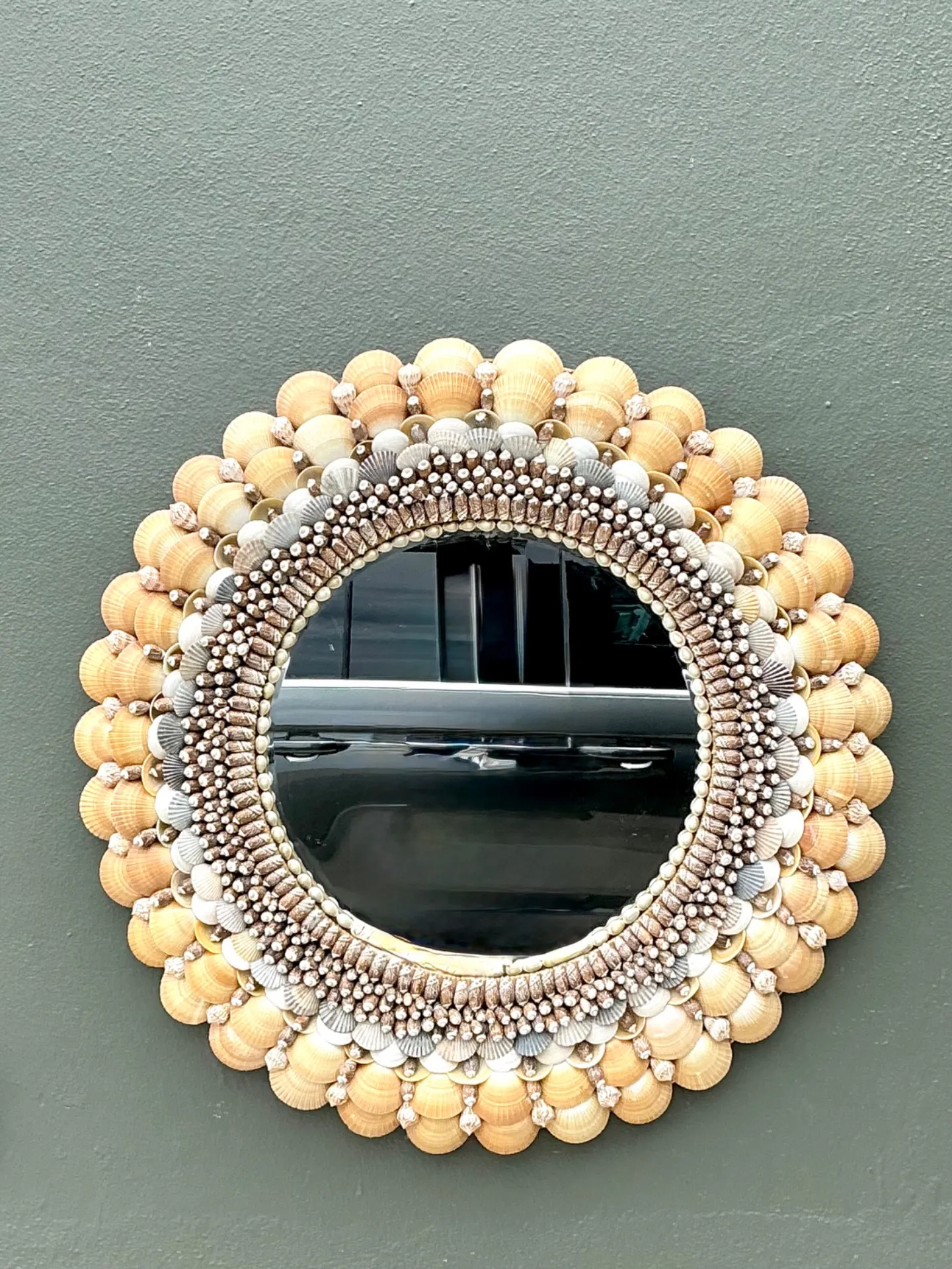 Vintage Shell Encrusted Round Wall Mirror — additional photo 8