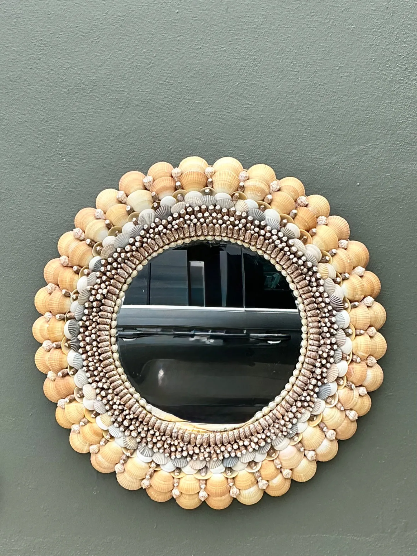 Vintage Shell Encrusted Round Wall Mirror — additional photo 3
