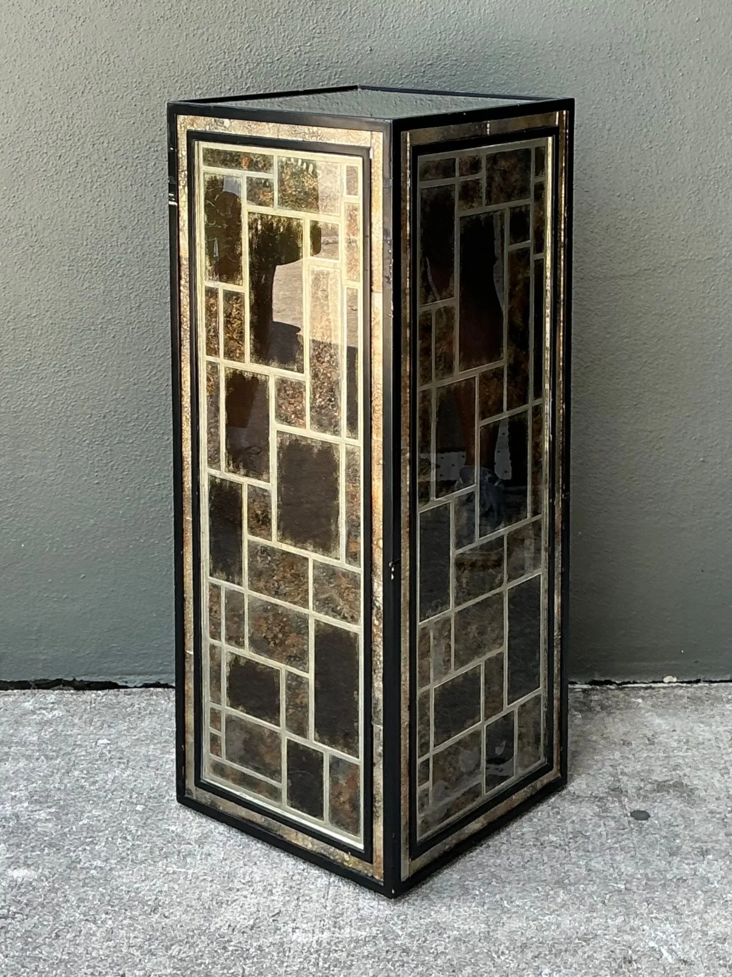 Vintage Eglomise Geometric Glass Pedestal — additional photo 3