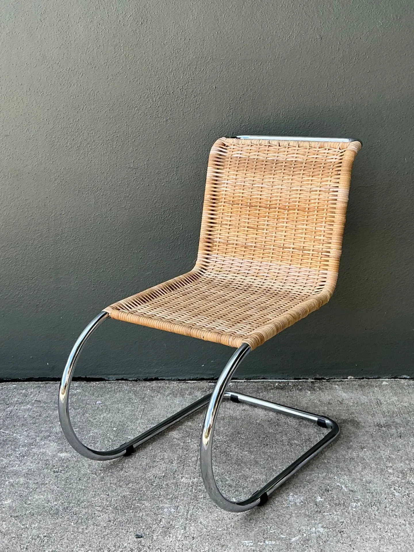 Vintage Mies Van Der Rohe For Knoll Woven Rattan Cantilevered Chair — additional photo 7