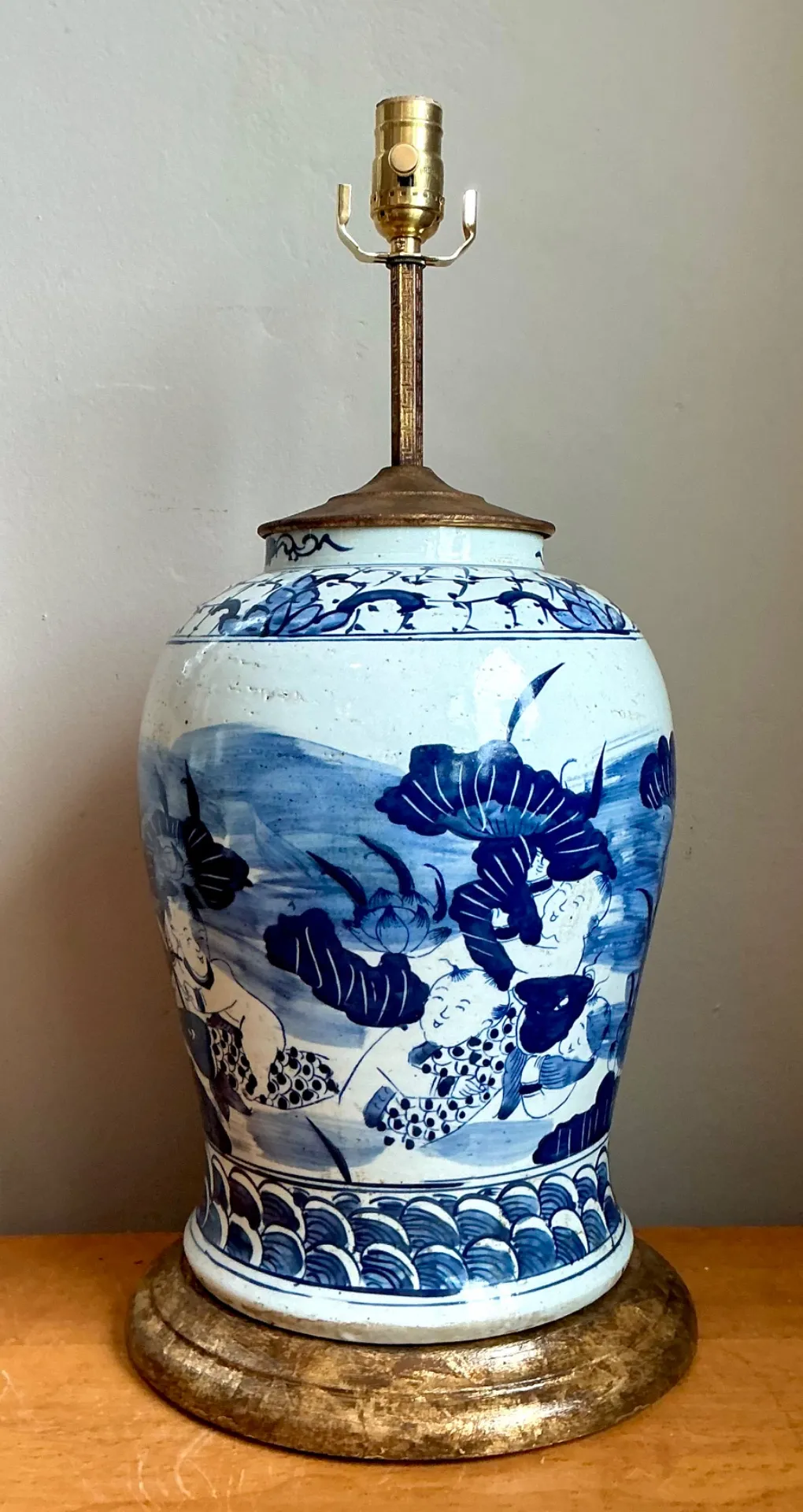 Antique Style Blue Ceramic Lamp with Wooden Base — additional photo 3