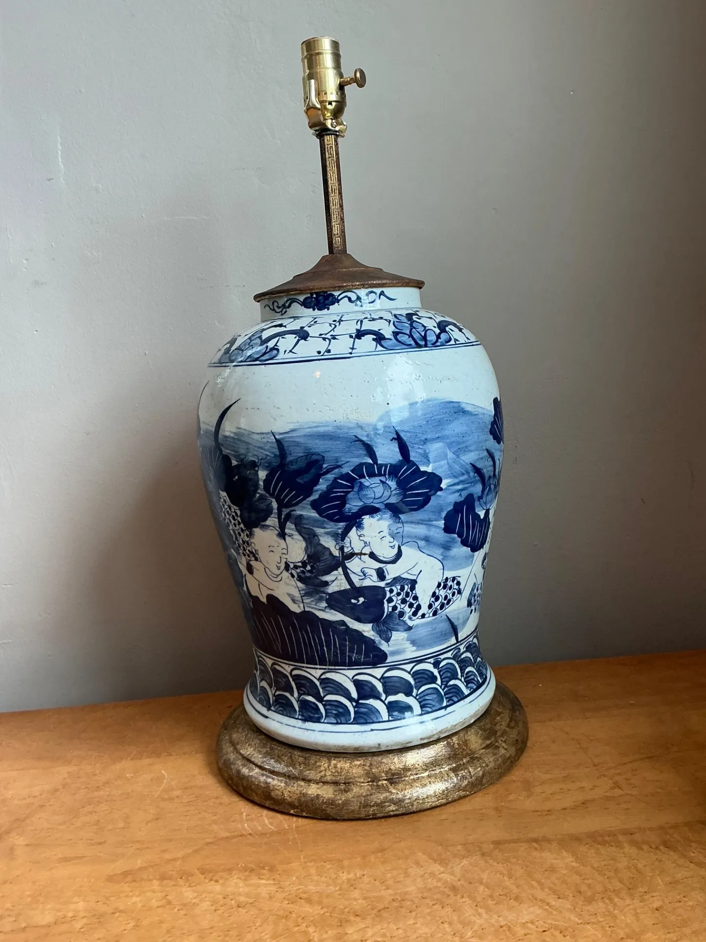 Antique Style Blue Ceramic Lamp with Wooden Base — additional photo 4