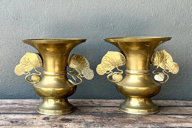 Vintage Brass Ginko Motif Vases - A Pair — additional photo 1
