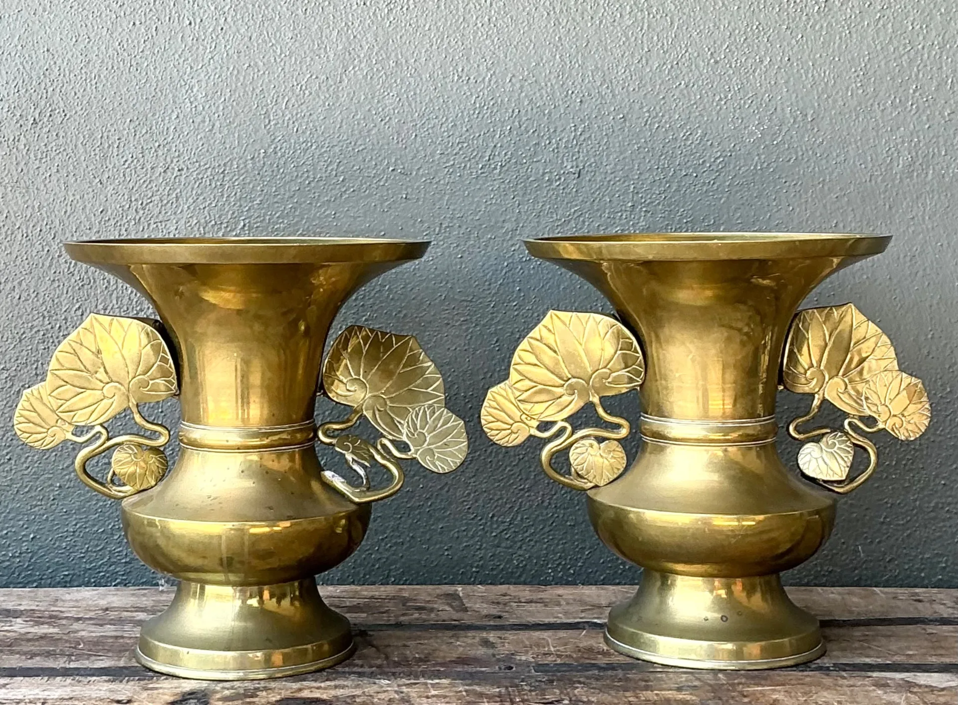 Vintage Brass Ginko Motif Vases - A Pair — additional photo 4