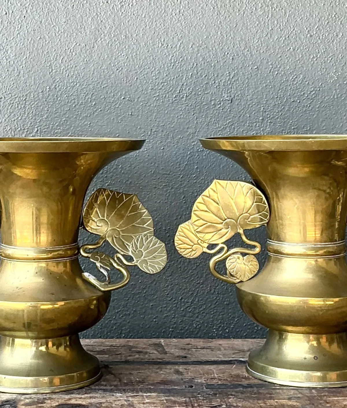 Vintage Brass Ginko Motif Vases - A Pair — additional photo 4