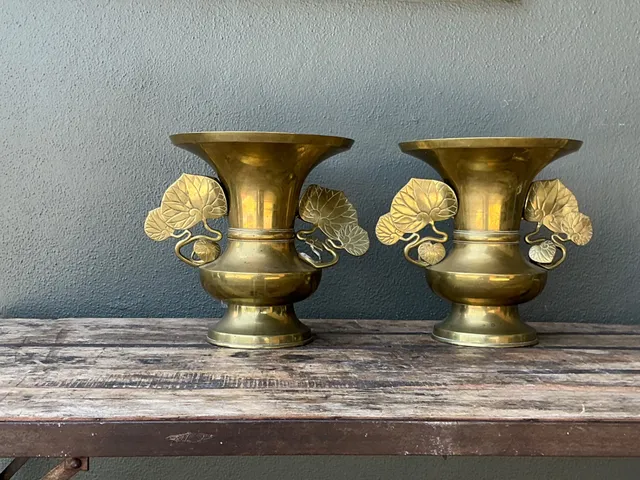 Vintage Brass Ginko Motif Vases - A Pair — additional photo 7