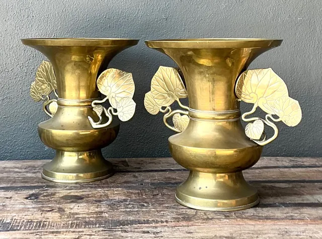 Vintage Brass Ginko Motif Vases - A Pair — additional photo 2