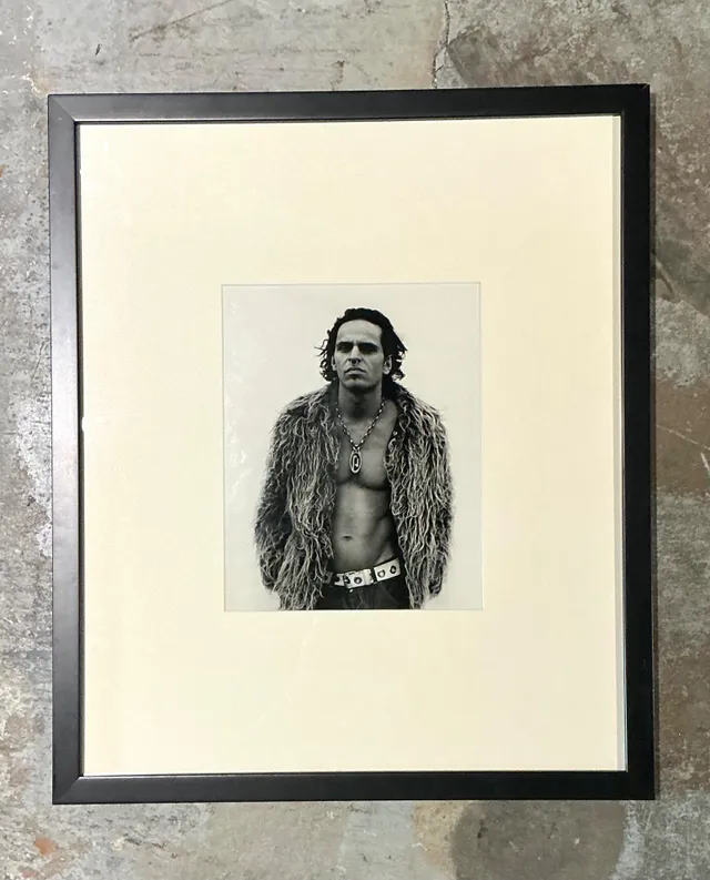 Vintage Framed Black and White Fashion Portrait — additional photo 7